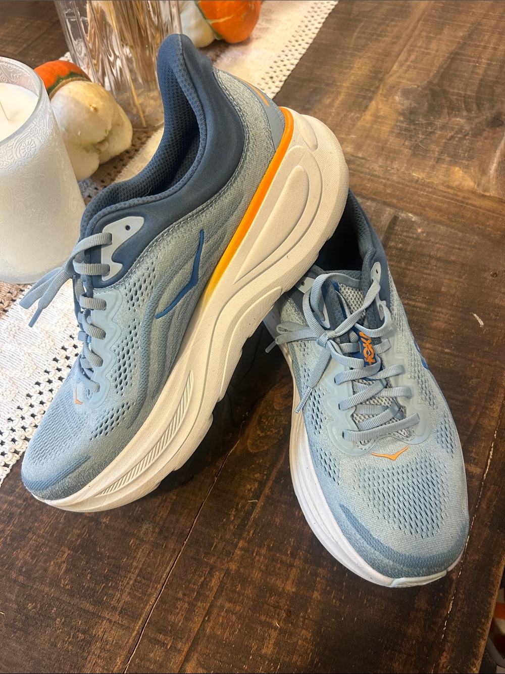 Light Blue Men's Running Sneakers with Orange Accent